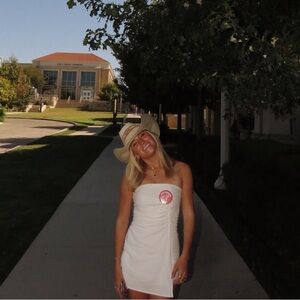 Meet your Posher, Caroline